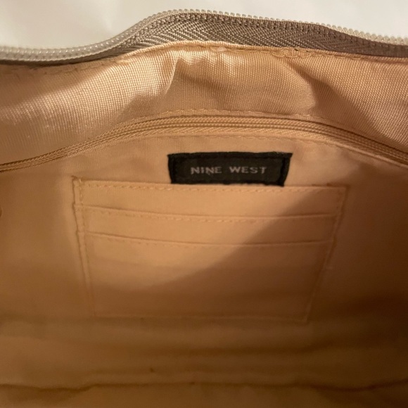 NINE WEST! Cute little light green shoulder purse. Perfect condition! - Picture 4 of 7